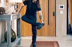 Enlace a Flipando me hallo: Jason Momoa nos ha estado engañando todo este tiempo, es un enano