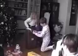 Enlace a Histórico, una N64 para Navidad, por @historyinmemes