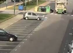 Enlace a Nos toman por tontos: El timo del reciclaje es parecido al del coche eléctrico