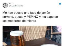 Enlace a Esto es denunciable, está al nivel de las croquetas de mejillón, por @_QueNoSoyYo