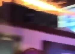 Enlace a Se le ve muy agobiado al pobre, por @Roybattyforever