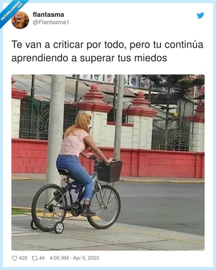 bicicleta,cuatro ruedas,chica