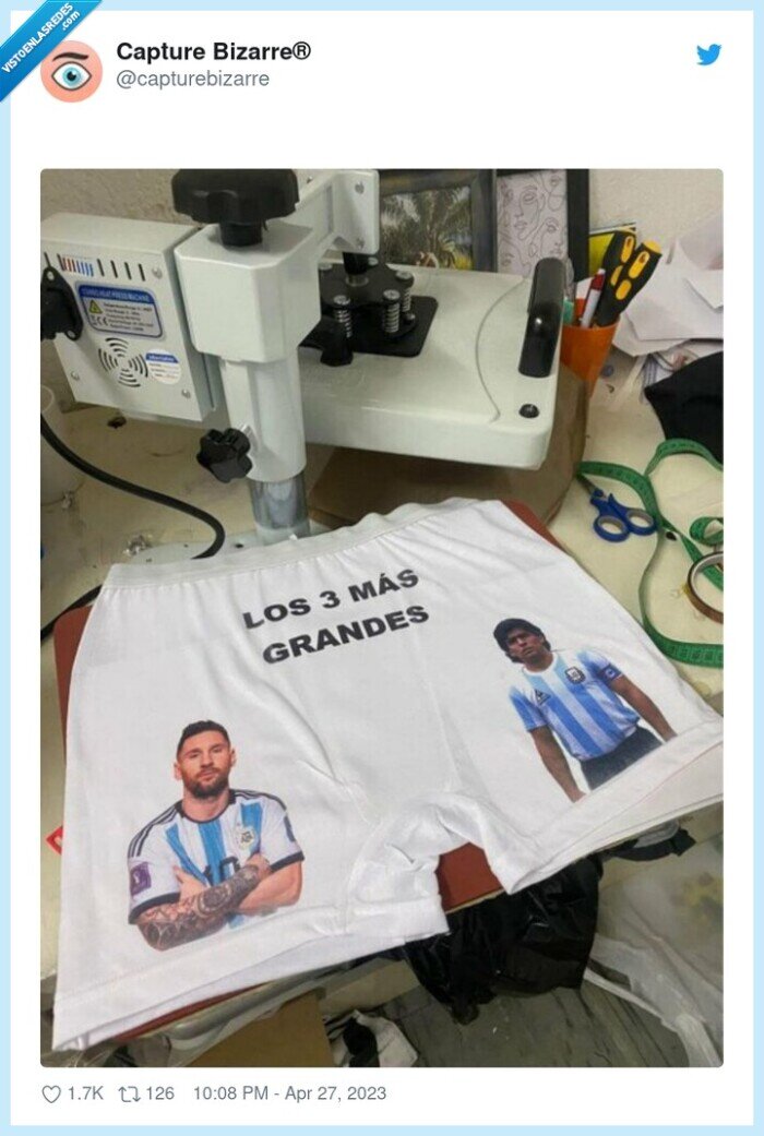 messi,maradona,calzoncillos,rabo