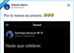 Enlace a Evidente. Se celebra el día del trabajo. Él nada sabe de eso, por @robbhaifisch