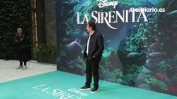 Enlace a Javier Bardem presenta al grito de “viva la República” su personaje del rey Tritón en 'La Sirenita' 