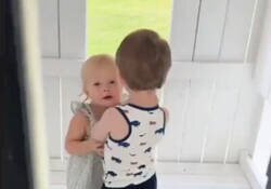 Enlace a Qué reacción tan extraña para una niña tan pequeña, por @Tarantwitno