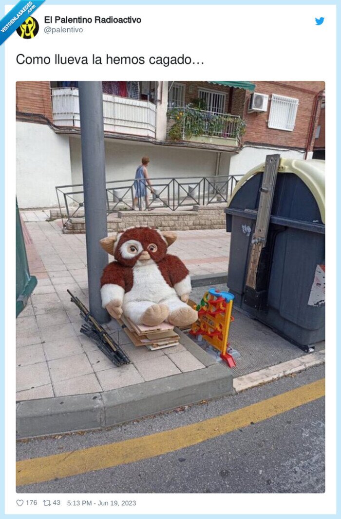 gremlin,peluche,basura