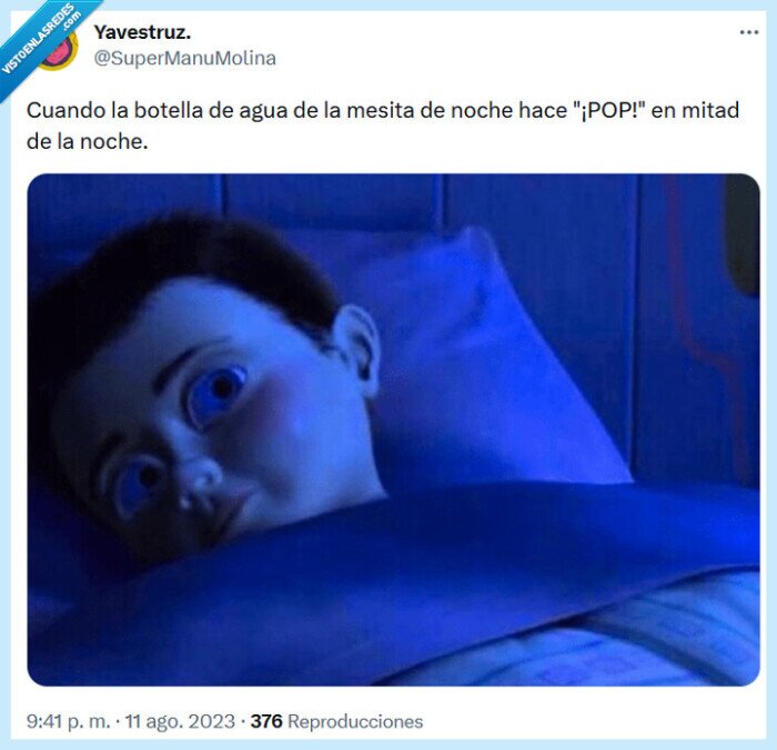 botella,agua,mesita,noche,pop