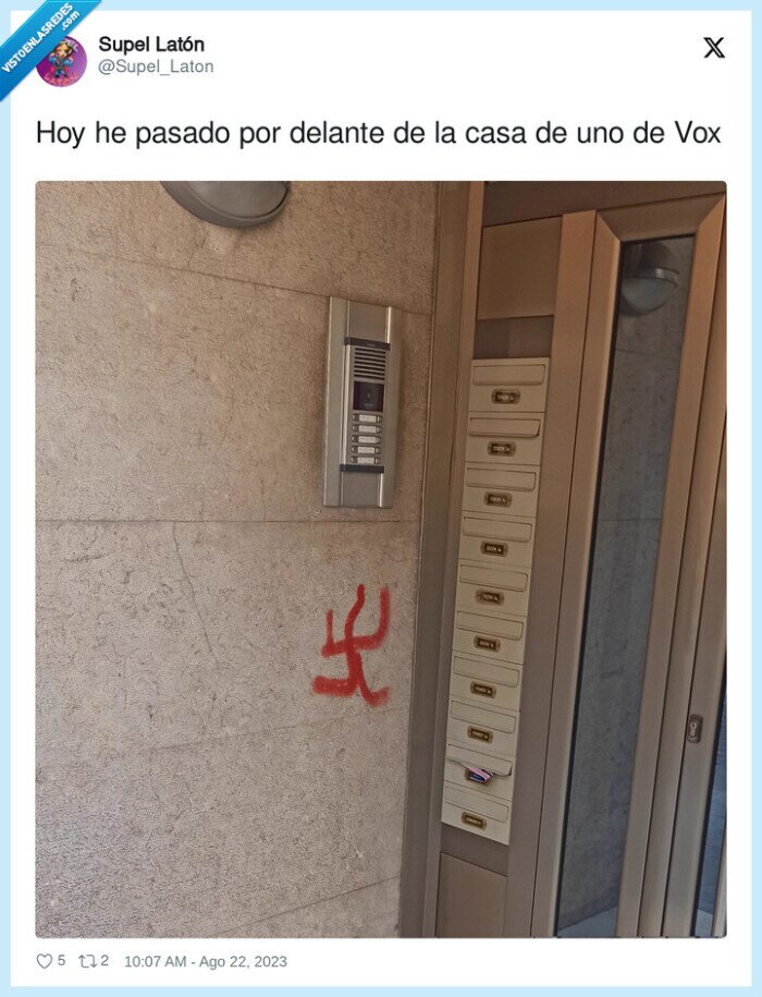 delante,pasado,casa,esvastica,nazi,portero