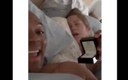 Enlace a Rey troll: chico estuvo dos meses haciéndose  fotos a escondidas con el anillo con el que  iba a pedirle matrimonio a su novia