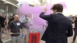 Enlace a No es una fiesta holy: son cctivistas por el derecho al hogar contra los asistentes a un congreso inmobiliario en Barcelona