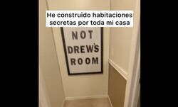 Enlace a Este chico ha llenado su casa de habitaciones secretas para protegerse de posibles ladrones