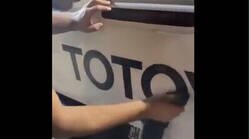 Enlace a Si eres un poco disléxico, no te dediques a poner logos en camionetas