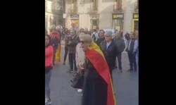 Enlace a Señoras y señores, tenemos personaje del año: la abuela facha gritando cual posesa en media manifestación