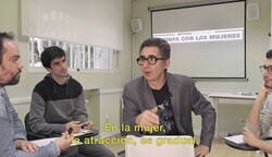 Enlace a Escuela para ligar, si ves un pavo que da clases de ligar con esa cara... desconfía