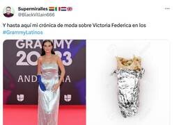 Enlace a Victoria Federica vestida de kebab en los Grammy Latinos