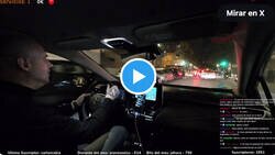 Enlace a El influencer Viviendoenlacalle a punto de atropellar a una mujer invidente con su perro. Ahora es atropellandoenlacalle