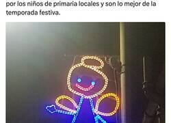 Enlace a Las luces de este pueblo están hechas con dibujos de niños de primaria y confirmo que quiero eso en mi ciudad