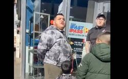 Enlace a Familia de etnianos revientan a comer en un Domino's Pizza y no les dejan entrar más