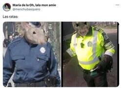 Enlace a Policía, pero qué dices, por @menchubasquero