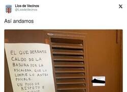 Enlace a Vaya edificio de cerdos, por @LiosdeVecinos