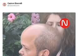 Enlace a No me lo puedo sacar de la cabeza, por @capturebizarre