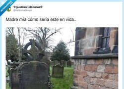 Enlace a Ahí hay un vampiro enterrado, por @fieltromalevolo