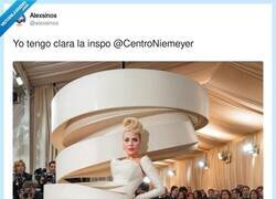 Enlace a Lady Gaga, llamando a torre de control, por @alexsinos