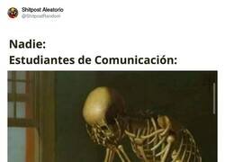 Enlace a Qué desdicha, por @ShitpostRandom