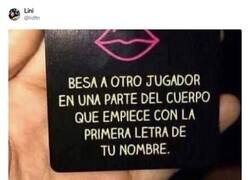 Enlace a ¿Qué te tocaría besar?, por @lidftn