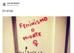 Enlace a Pobre mujer, no le vengáis con hostias, por @LiosdeVecinos