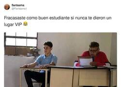 Enlace a El enchufado del profesor, por @Flantasma1