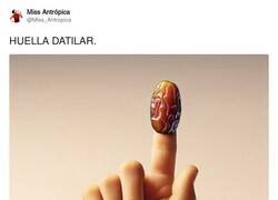 Enlace a Cuando me toque renovar DNI iré con un dátil en el dedo, por @Miss_Antropica