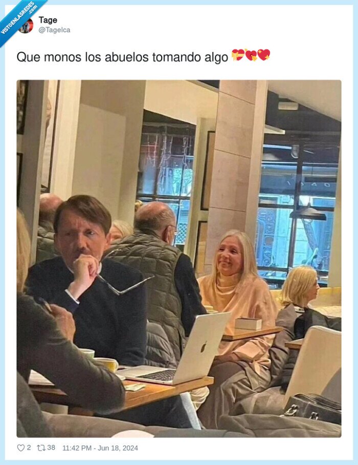 abuelos,tomando,hitler
