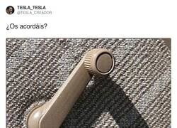 Enlace a Recuerdo el agobio de subir al coche ardiendo y tener que bajar esto a 1000 por hora, por @TESLA_CREADOR