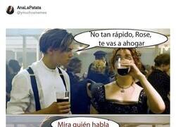 Enlace a Qué graciosa es Rose, por @ymuchosmemes
