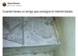 Enlace a Mármol recién traído del cementerio más cercano, por @miramar_di29081