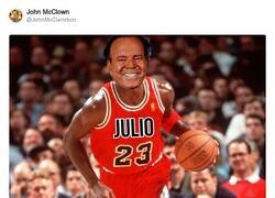 Enlace a Hoy es..., por @JohnMcClanebcn