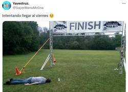 Enlace a Qué lejos está por @supermanumolina