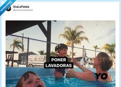 Enlace a Las fases de lavar la ropa, por @ymuchosmemes