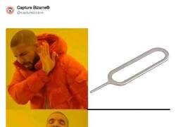 Enlace a Siempre se tiene más a mano, por @capturebizarre