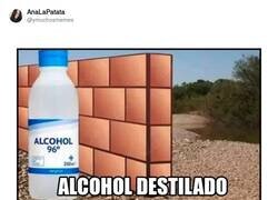 Enlace a Alcohol destilado, por @ymuchosmemes