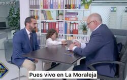 Enlace a El niño sigue las mentiras a su padre para que le cojan en la entrevista de trabajo