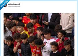 Enlace a Los pelo-brócoli nos están invadiendo, por @offensiveprank