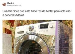 Enlace a Imagina poner esta lavadora mientras te metes un cubata entre pecho y espalda en casa, por @ManinaHarley137
