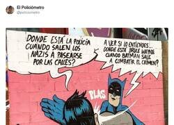 Enlace a Un momento... por @policiometro