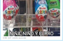 Enlace a Niña, niño y furro, por @Memakker