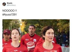 Enlace a Lástima que es Photoshop, pero bien visto, por @Brantifasco