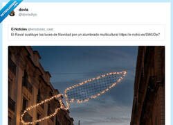 Enlace a Las nuevas luces de Navidad en el Raval, por @dovladiyo