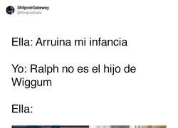 Enlace a ¿WHAT?, por @ShitpostGate